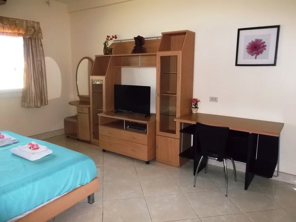 Chaiyapoon Inn Pattaya Ngoại thất bức ảnh