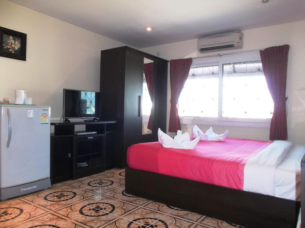 Chaiyapoon Inn Pattaya Ngoại thất bức ảnh