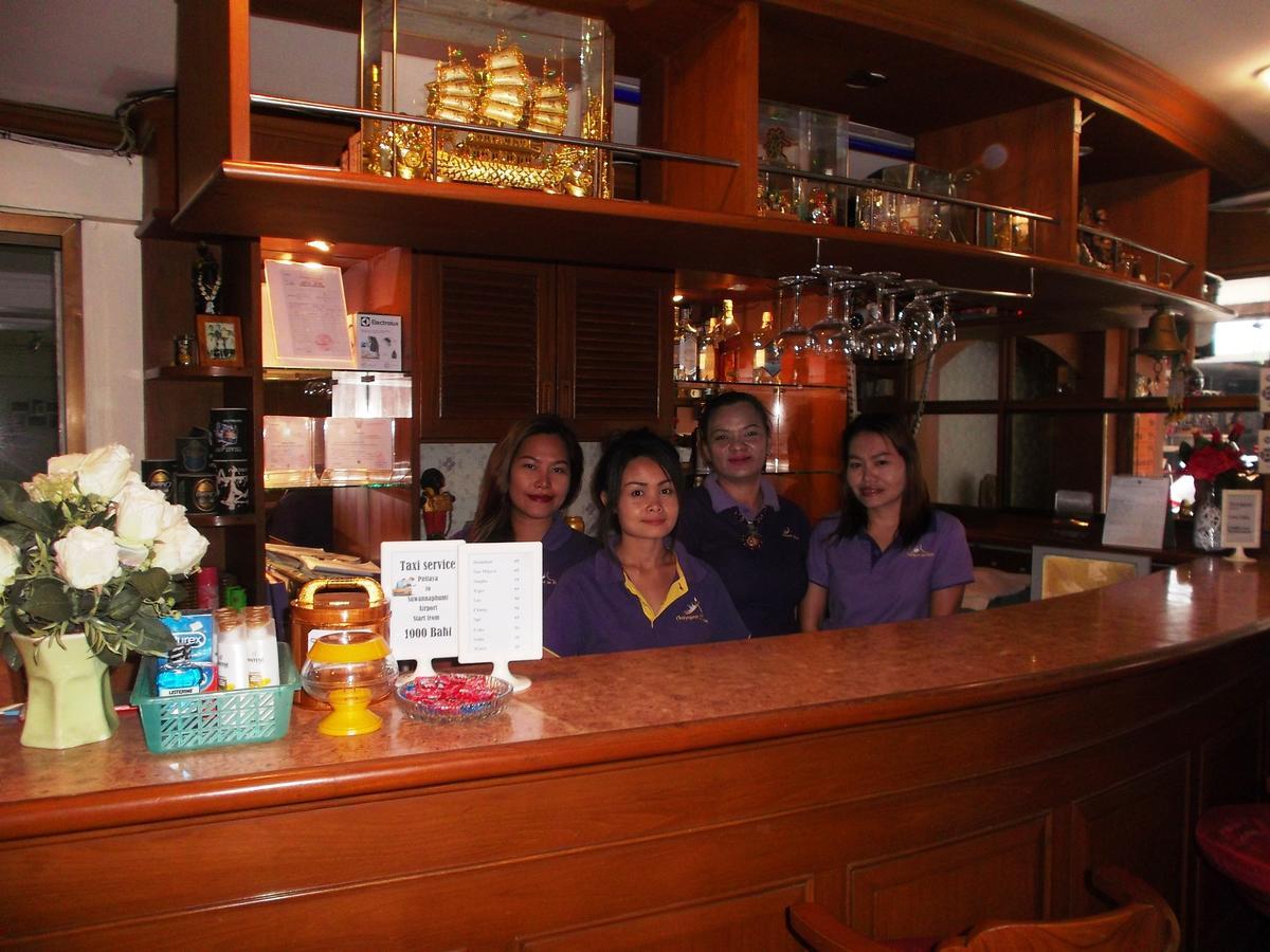 Chaiyapoon Inn Pattaya Ngoại thất bức ảnh