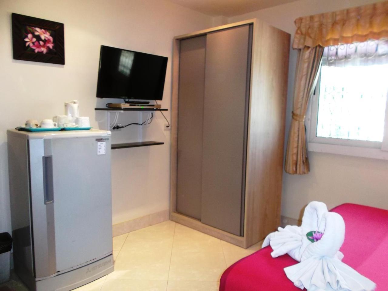 Chaiyapoon Inn Pattaya Ngoại thất bức ảnh