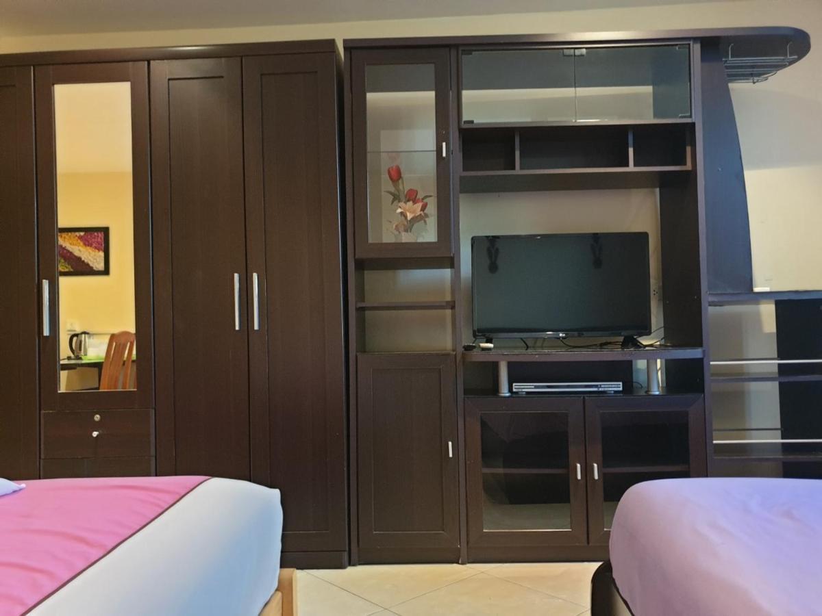 Chaiyapoon Inn Pattaya Ngoại thất bức ảnh