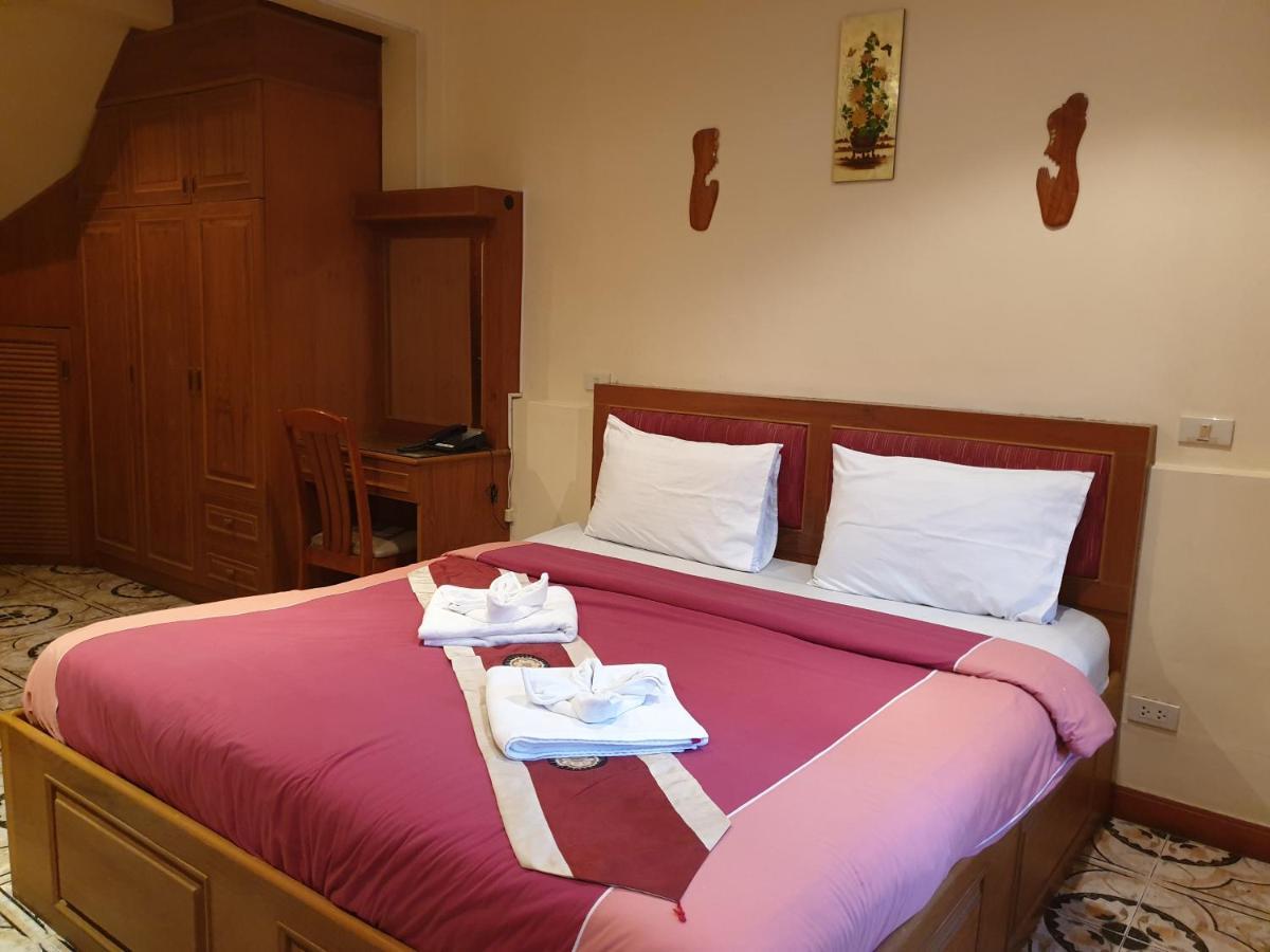 Chaiyapoon Inn Pattaya Ngoại thất bức ảnh
